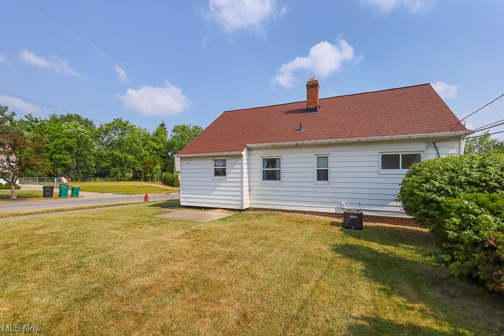 15316 Greendale Road Maple Heights, OH 44137 - Photo 26 of 28