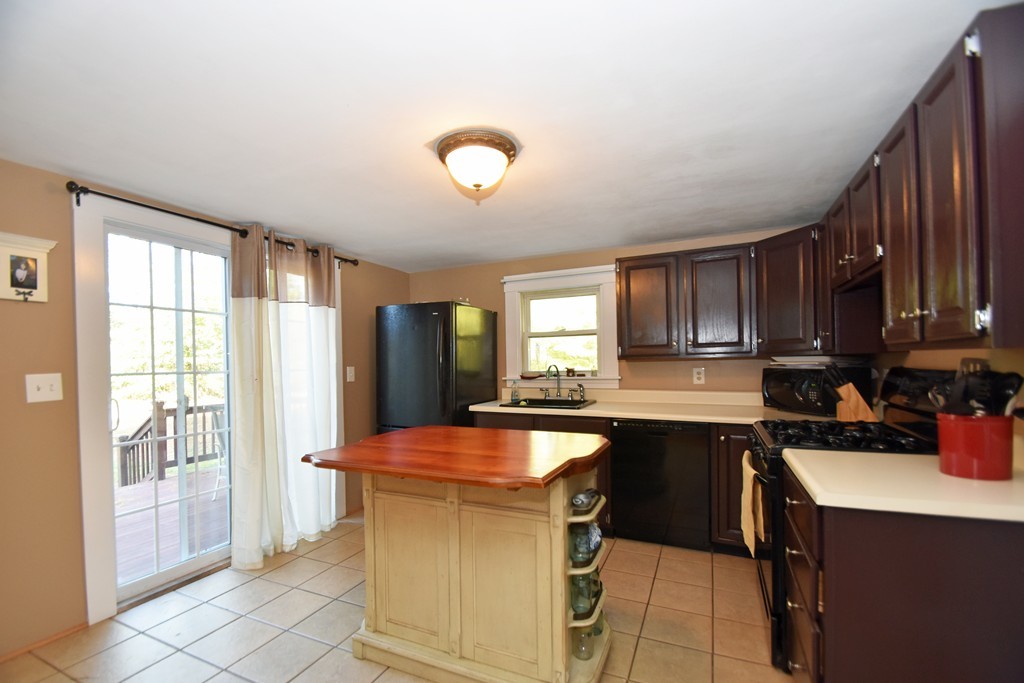 31 Shaker Road Shirley, MA 01464 - Photo 2 of 18 Gallery Image 2