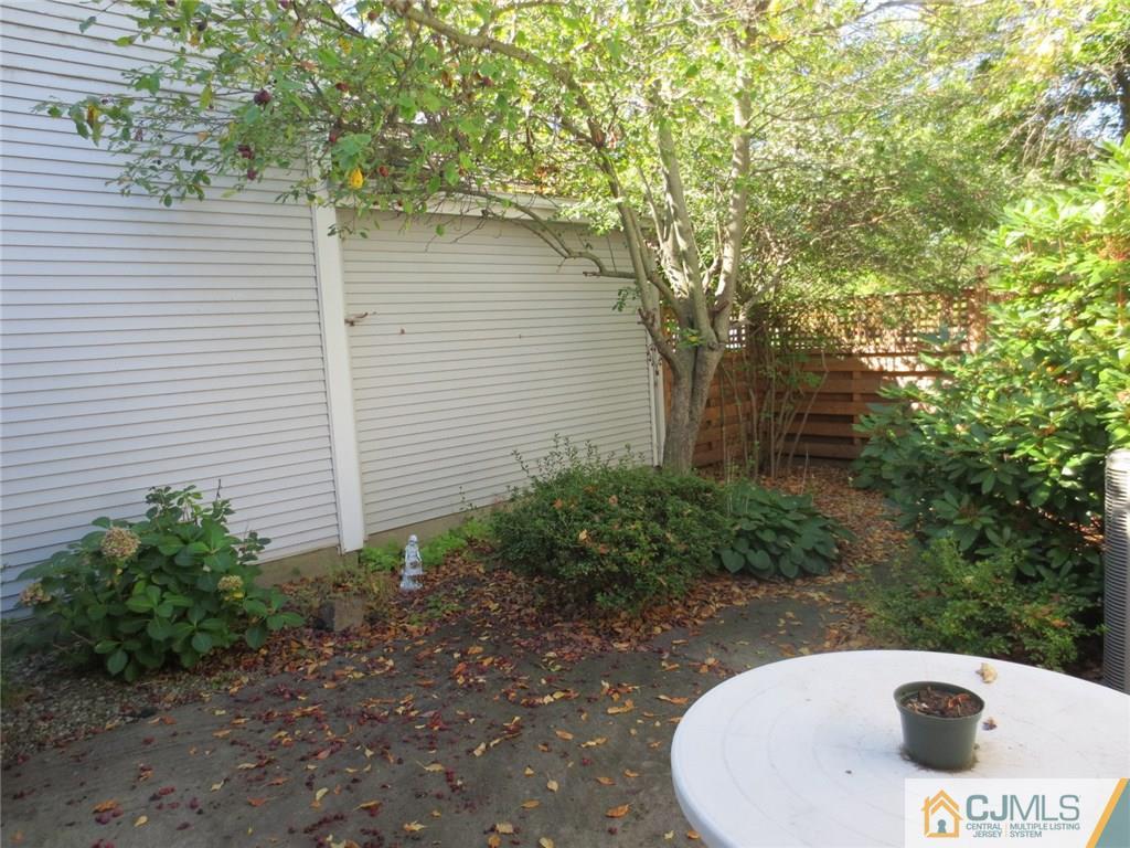 79 B Winthrop Road Monroe Township, NJ 08831 - Photo 4 of 11 Gallery Image 4