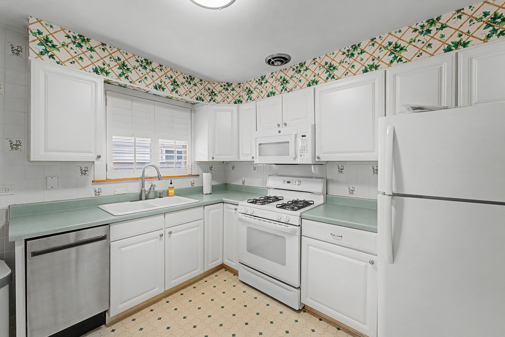 408 South Albert Street Mount Prospect, IL 60056 - Photo 6 of 17