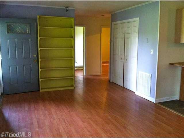 1065 Valhalla Road Walnut Cove, NC 27052 - Photo 3 of 11 Living Room.