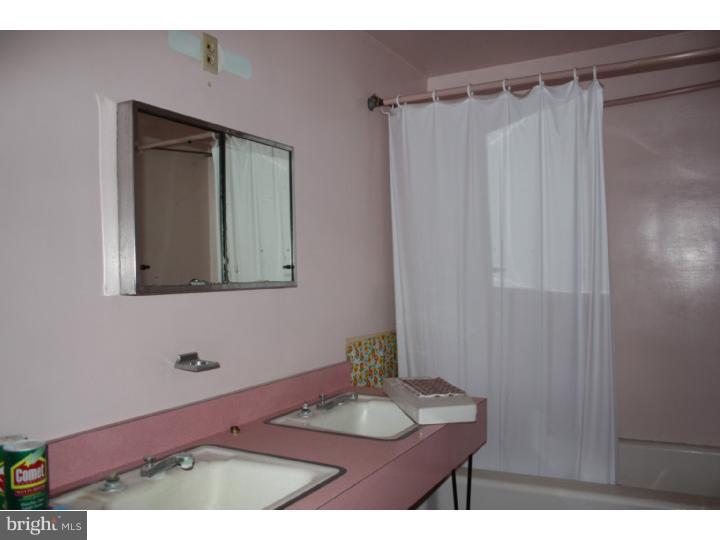 625 Montgomery Road Ambler, PA 19002 - Photo 10 of 11 Bathroom