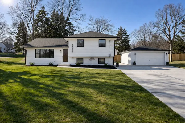 $539,900 | 22-w080 Valleyview Drive, Glendale Heights, IL 60139