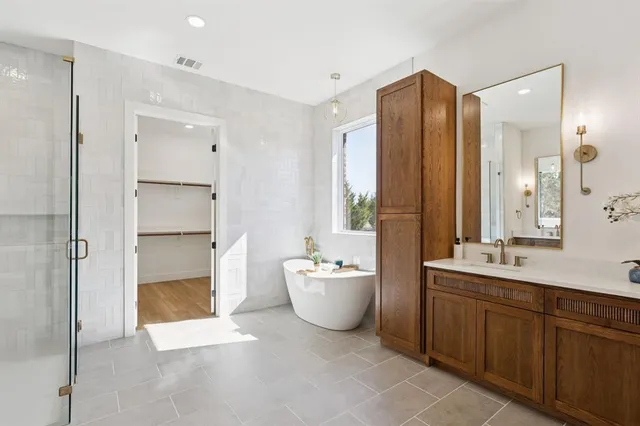 $895,000 | 3031 Stonebriar Drive, Waxahachie, TX 75165