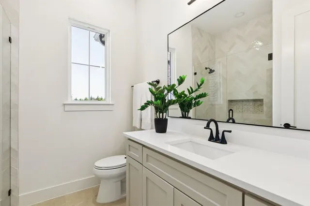 $895,000 | 3031 Stonebriar Drive, Waxahachie, TX 75165