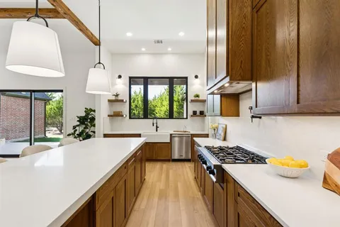 $895,000 | 3031 Stonebriar Drive, Waxahachie, TX 75165