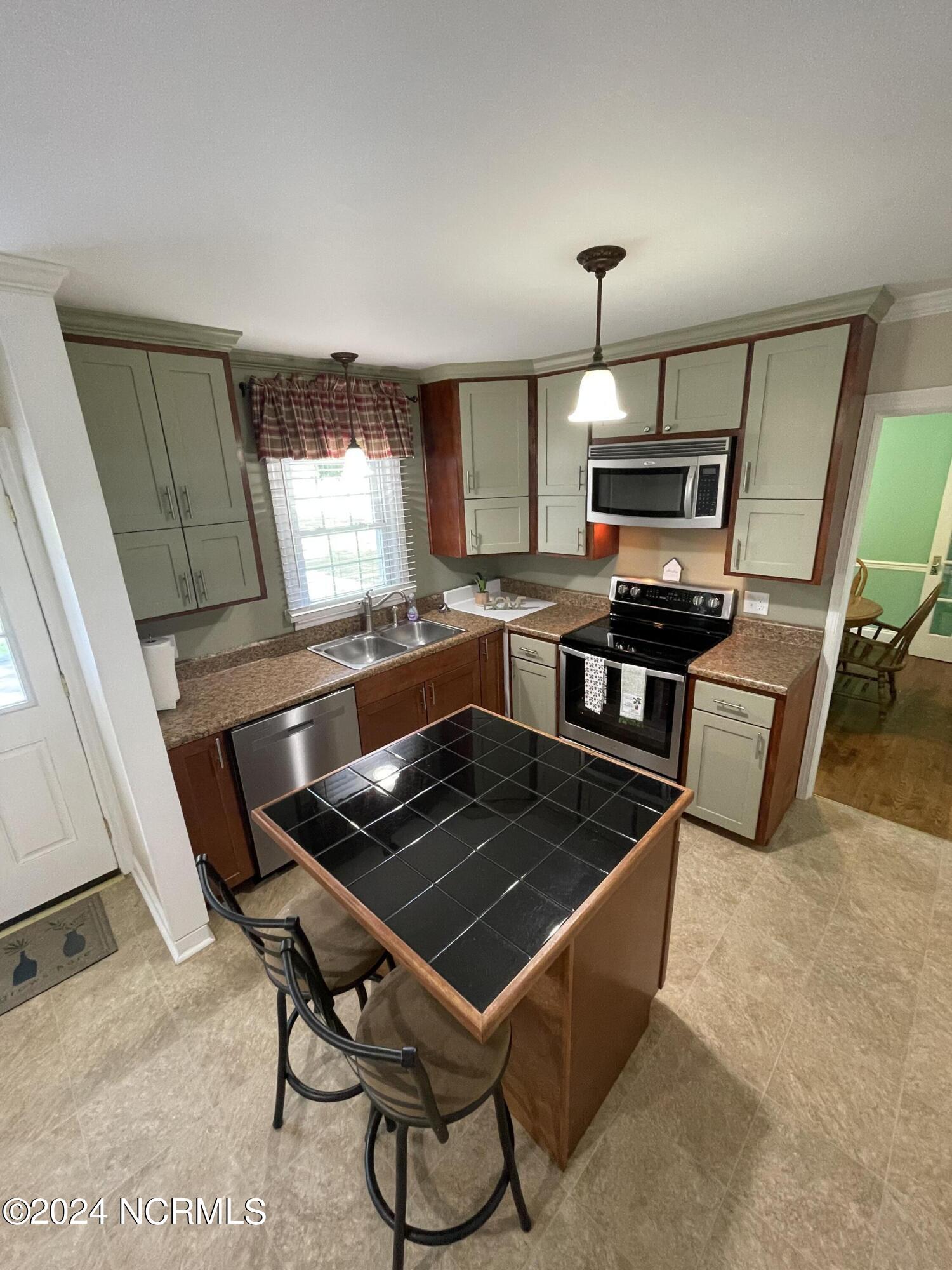 2520 Dan Peele Road Williamston, NC 27892 - Photo 26 of 47 Kitchen