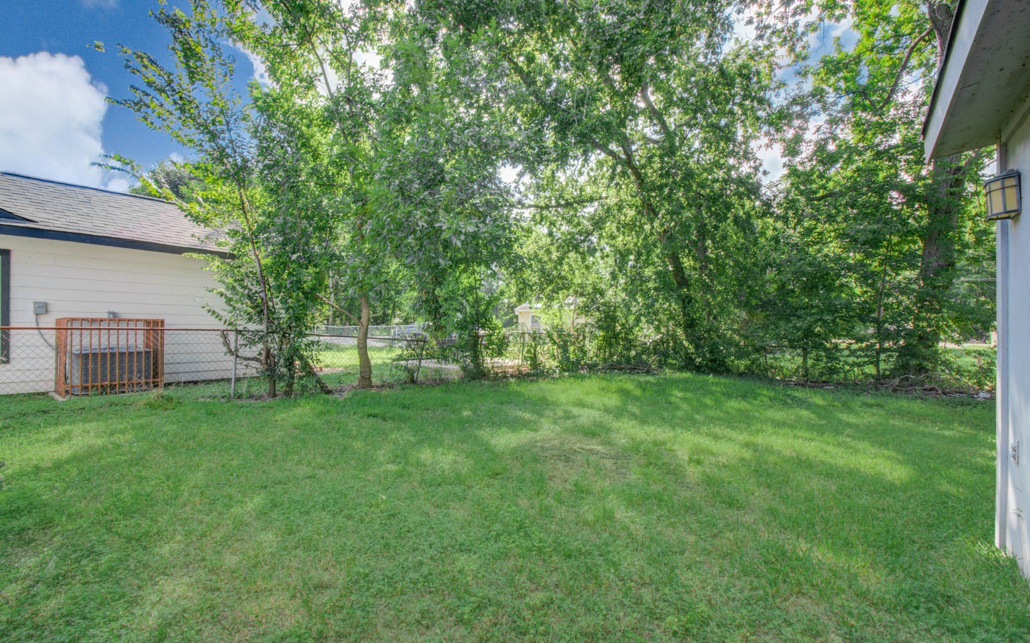 6830 New York Street Houston, TX 77021 - Photo 22 of 23 a view of a yard with a house