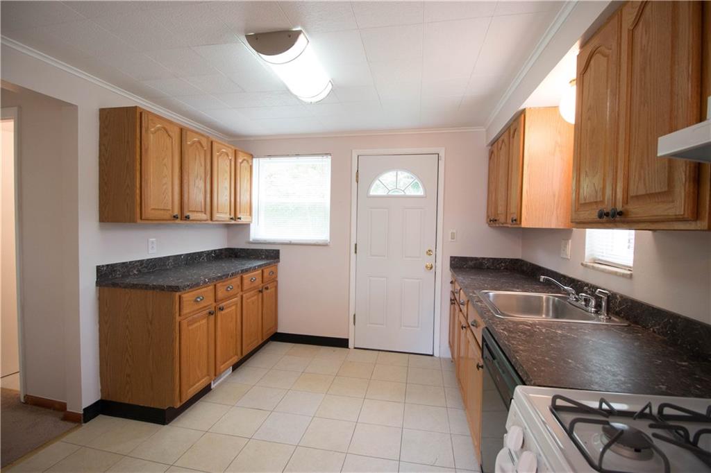 173 Poplar Ridge Road Pittsburgh, PA 15235 - Photo 3 of 16 Gallery Image 3