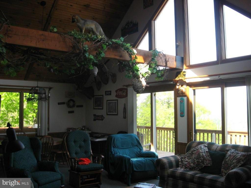 1830 Off Wv Rt 7 Berkeley Springs Berkeley Springs, WV 25411 - Photo 11 of 30 Living Room
