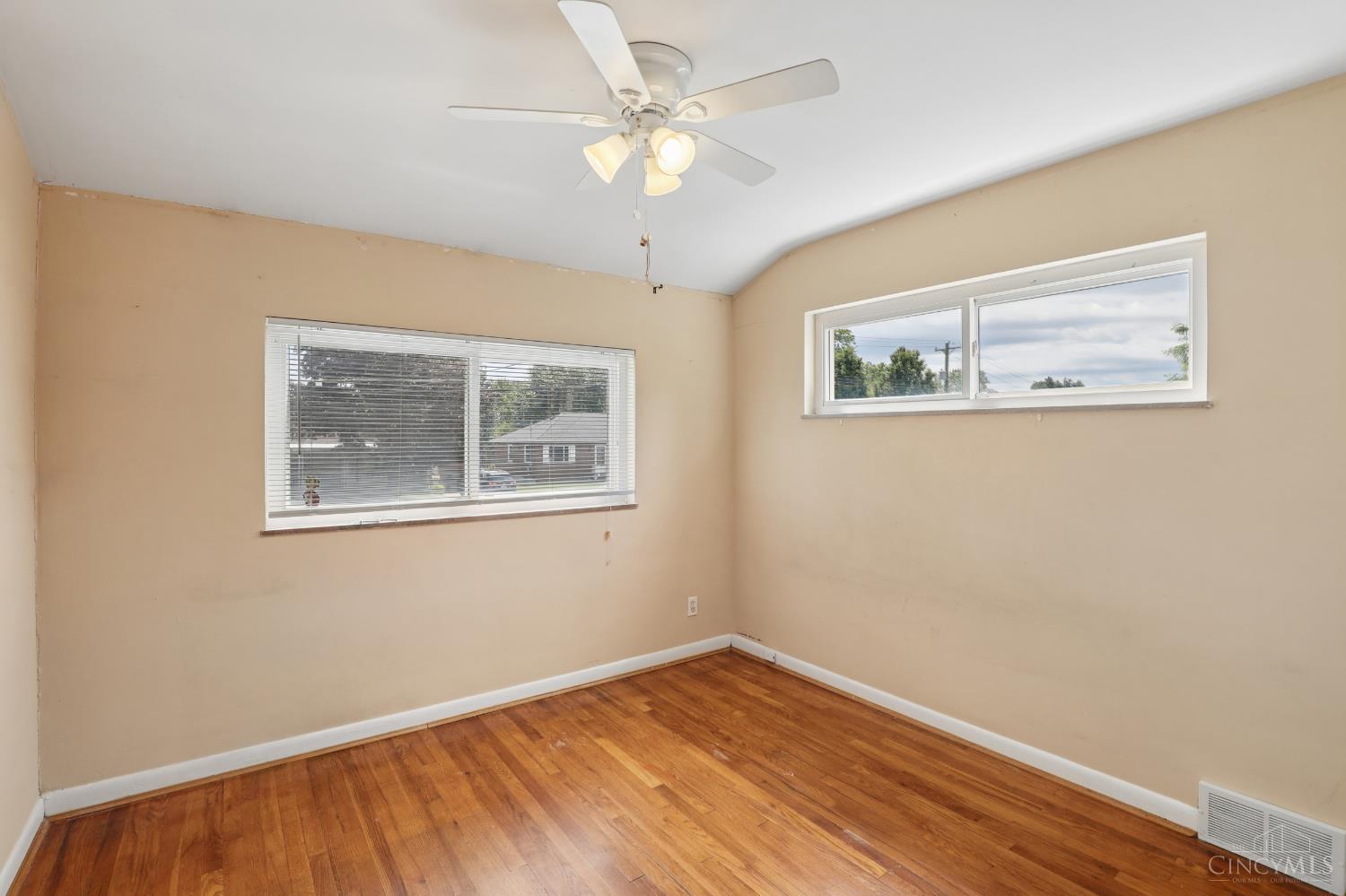 5646 Lawrence Road Cincinnati, OH 45248 - Photo 23 of 39 Gallery Image 23