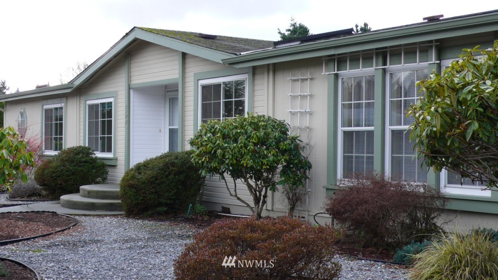 1102 Lake View Circle Bothell, WA 98021 - Photo 1 of 1