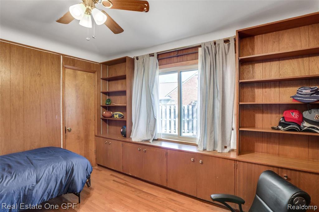 470 Cook Road Grosse Pointe Woods, MI 48236 - Photo 16 of 47