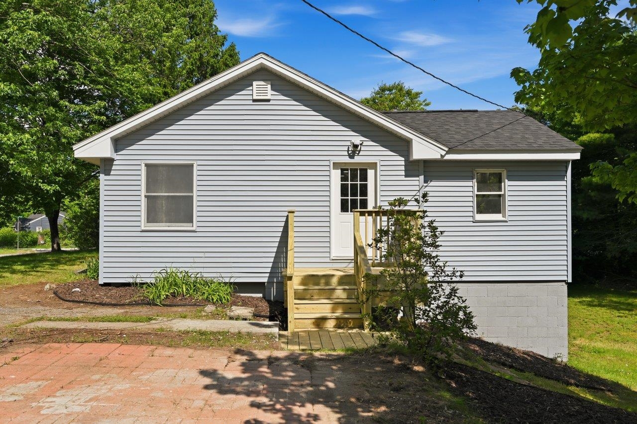78 Crow Hill Road Rochester, NH 03868 - Photo 4 of 41