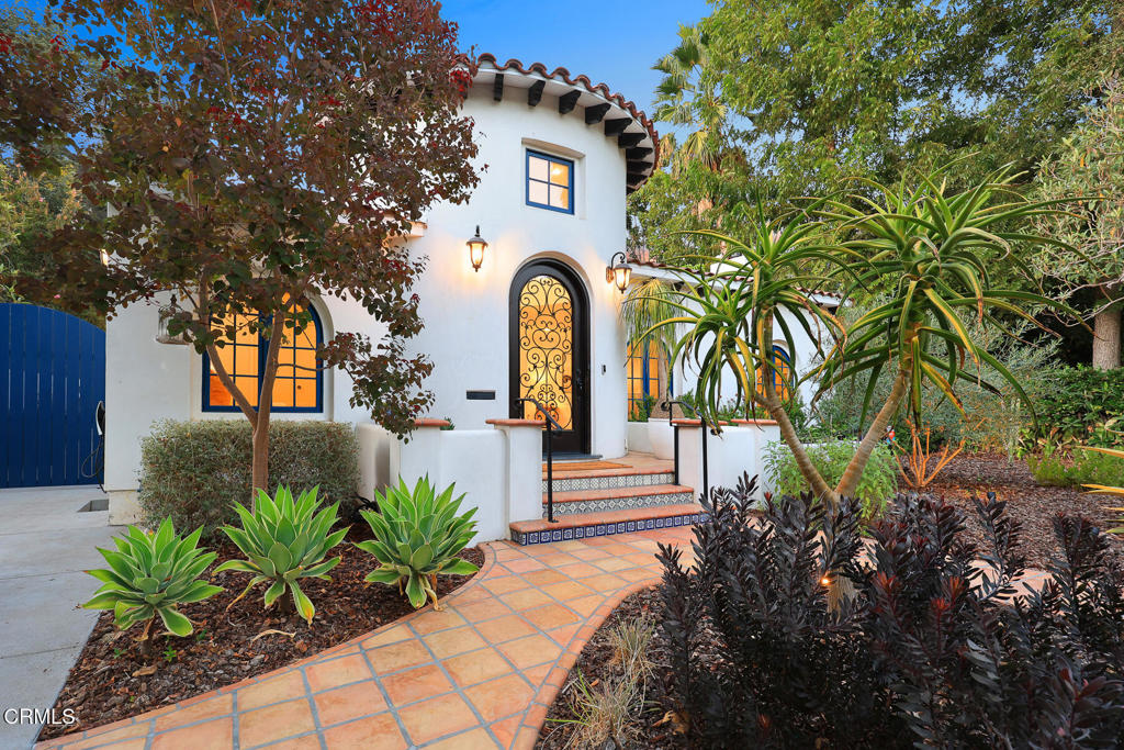 2044 Monterey Road South Pasadena, CA 91030 - Photo 3 of 16 Front Porch