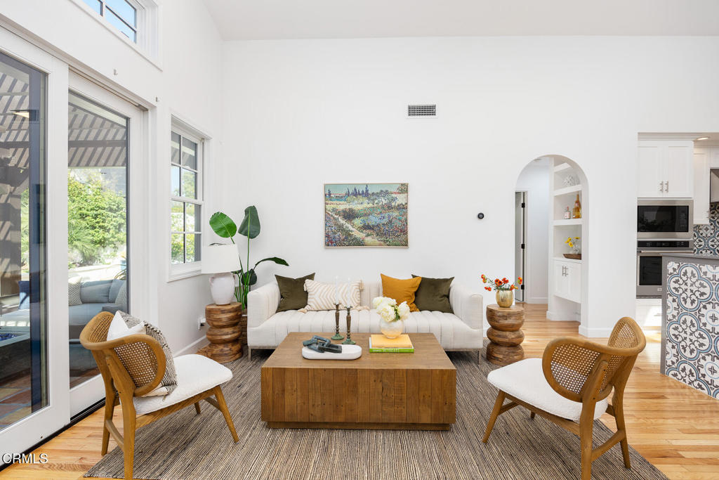 2044 Monterey Road South Pasadena, CA 91030 - Photo 6 of 16 Family Room