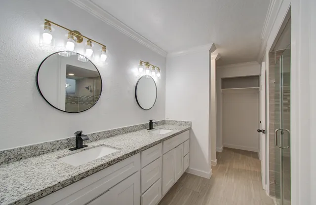 $2,650 | 417 Brook Hollow Drive, Conroe, TX 77385