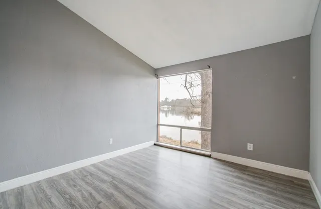 $2,650 | 417 Brook Hollow Drive, Conroe, TX 77385