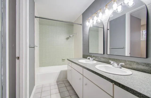 $2,650 | 417 Brook Hollow Drive, Conroe, TX 77385