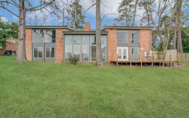 $2,650 | 417 Brook Hollow Drive, Conroe, TX 77385