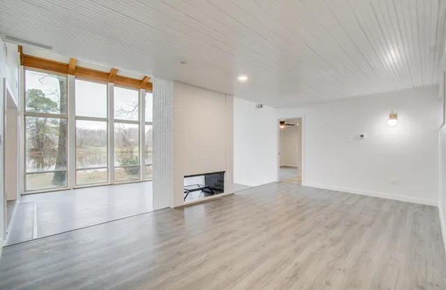 $2,650 | 417 Brook Hollow Drive, Conroe, TX 77385