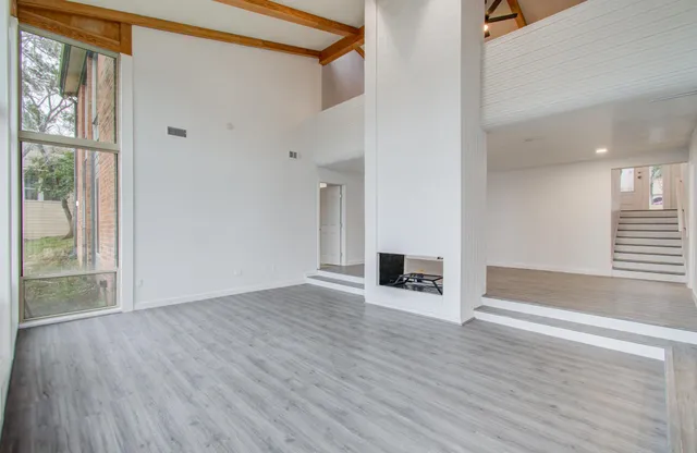 $2,650 | 417 Brook Hollow Drive, Conroe, TX 77385