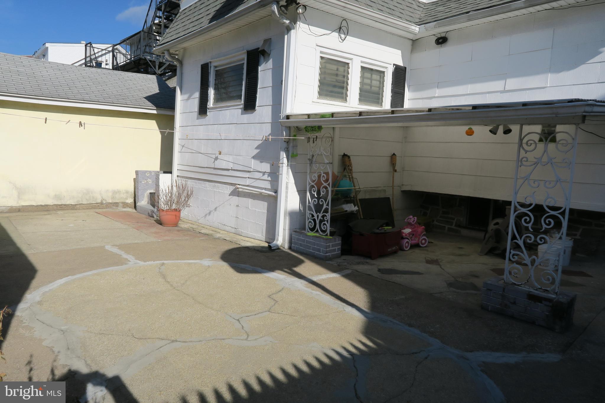 10 Overhill Road Upper Darby, PA 19082 - Photo 20 of 26 Backyard
