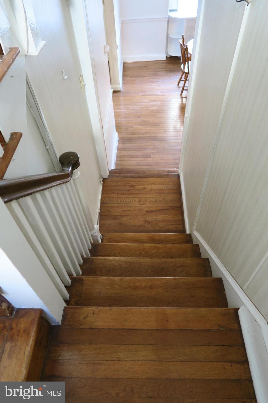 10 Overhill Road Upper Darby, PA 19082 - Photo 10 of 26 Stairway to second level