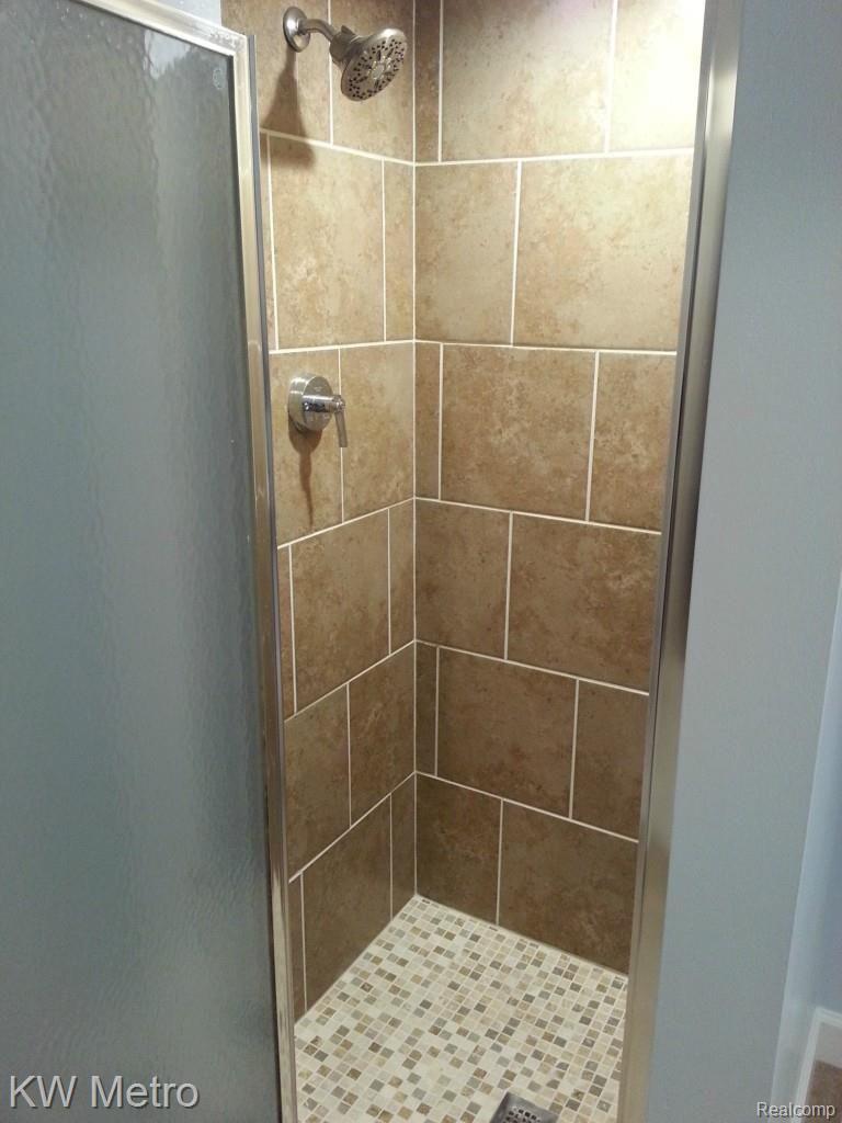 33992 Dequindre Road Sterling Heights, MI 48310 - Photo 27 of 36 12-8-13 chris phone 800.jpg