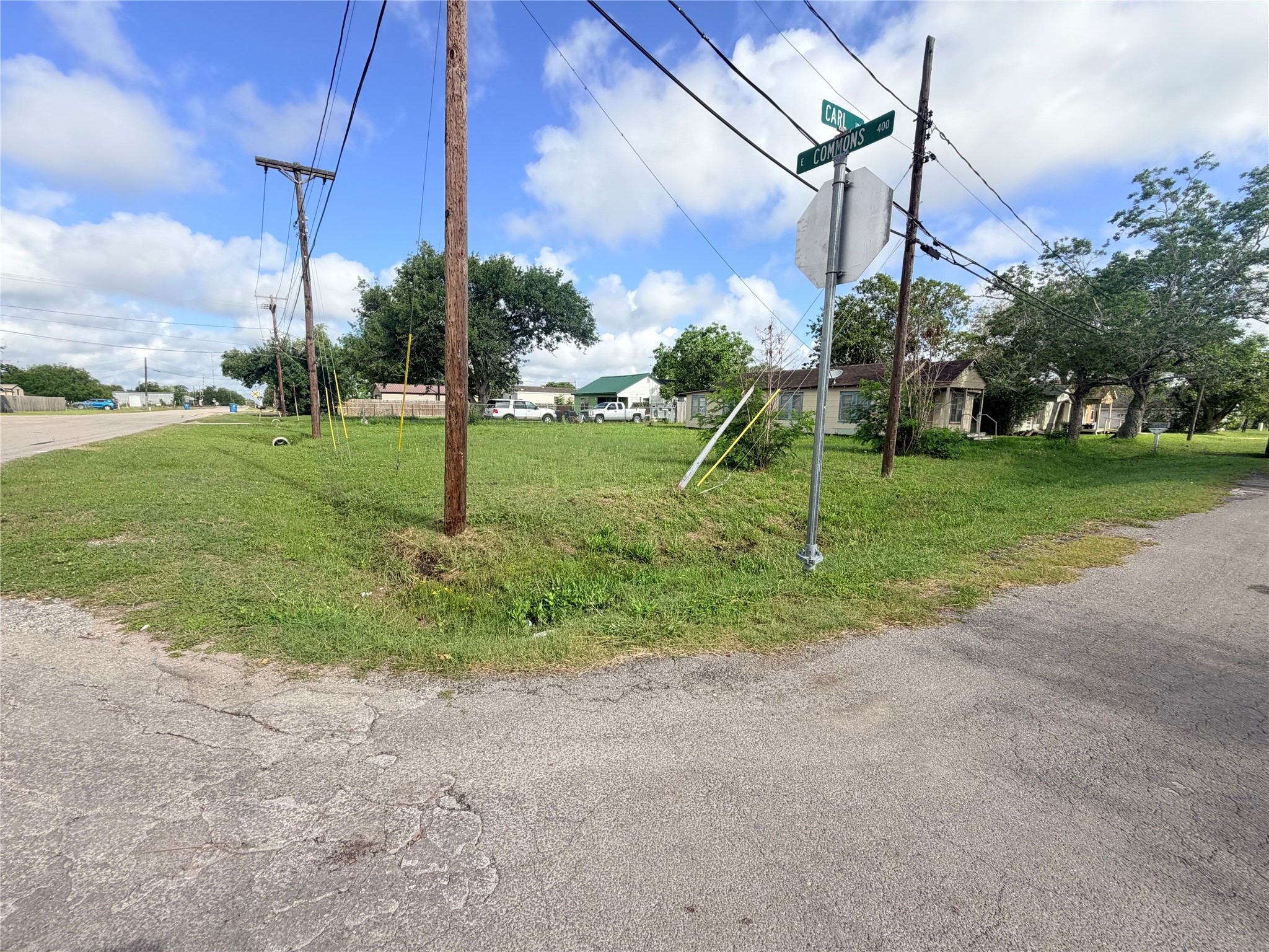 101 Carl Street Refugio, TX 78377 - Photo 4 of 8