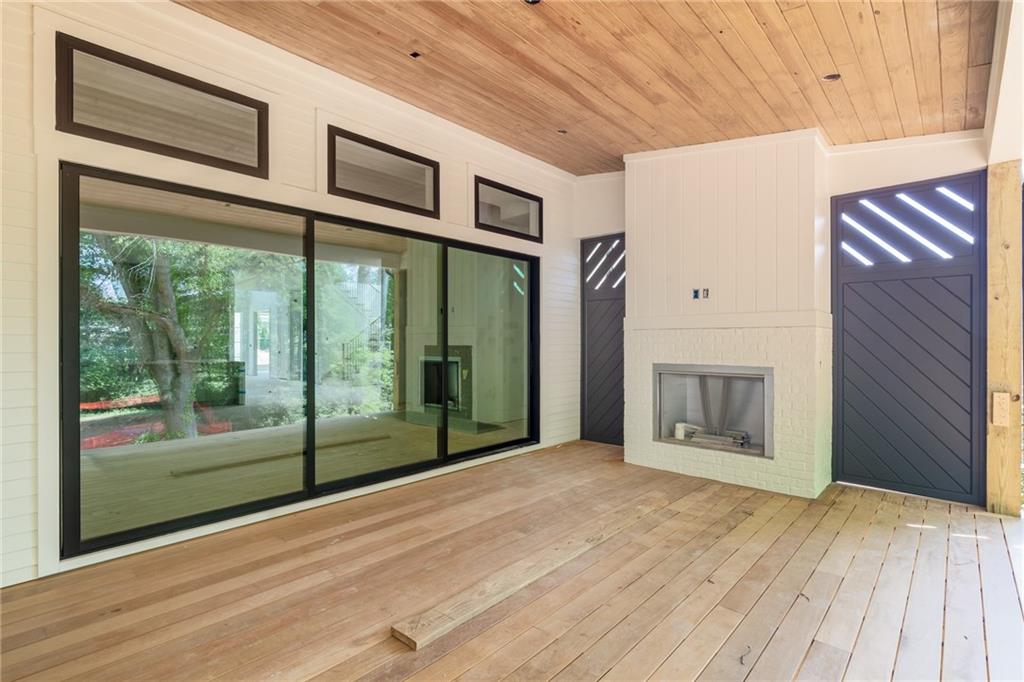 10910 Woodstock Road Roswell, GA 30075 - Photo 11 of 20