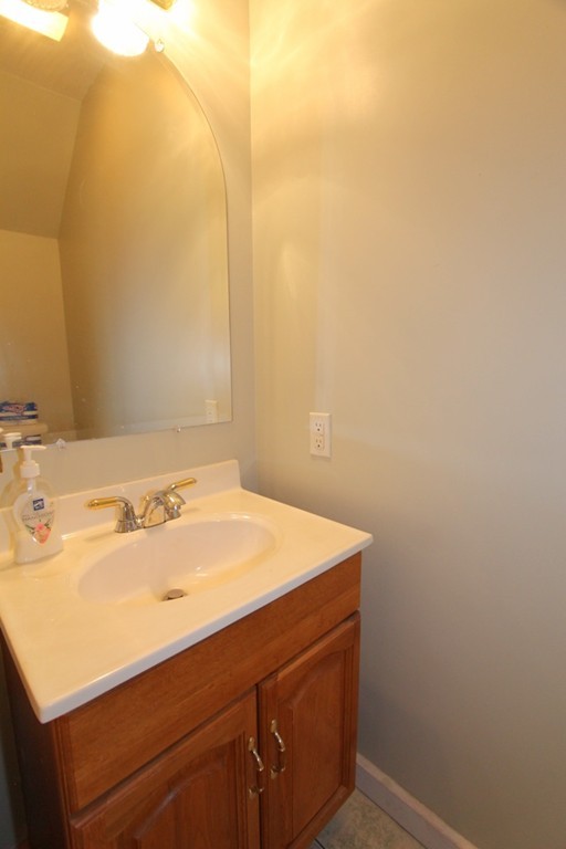 11 Ruth Street Worcester, MA 01602 - Photo 11 of 15 Gallery Image 11