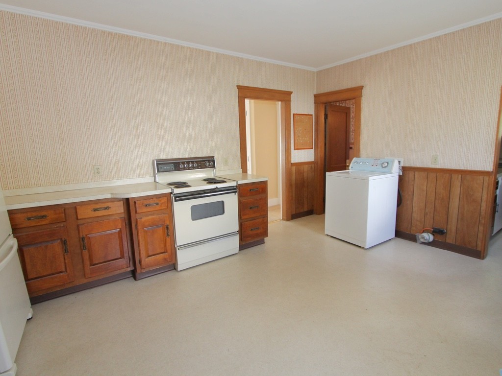 11 Ruth Street Worcester, MA 01602 - Photo 4 of 15 Gallery Image 4