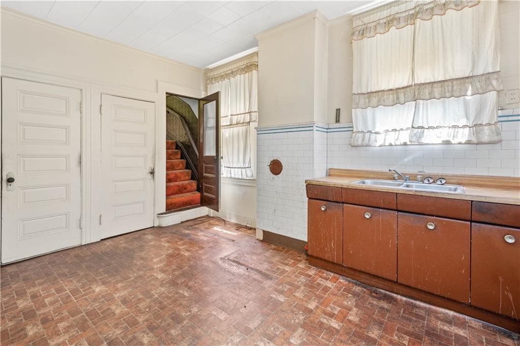 2250 Brownsville Road Pittsburgh, PA 15210 - Photo 11 of 25 Gallery Image 11