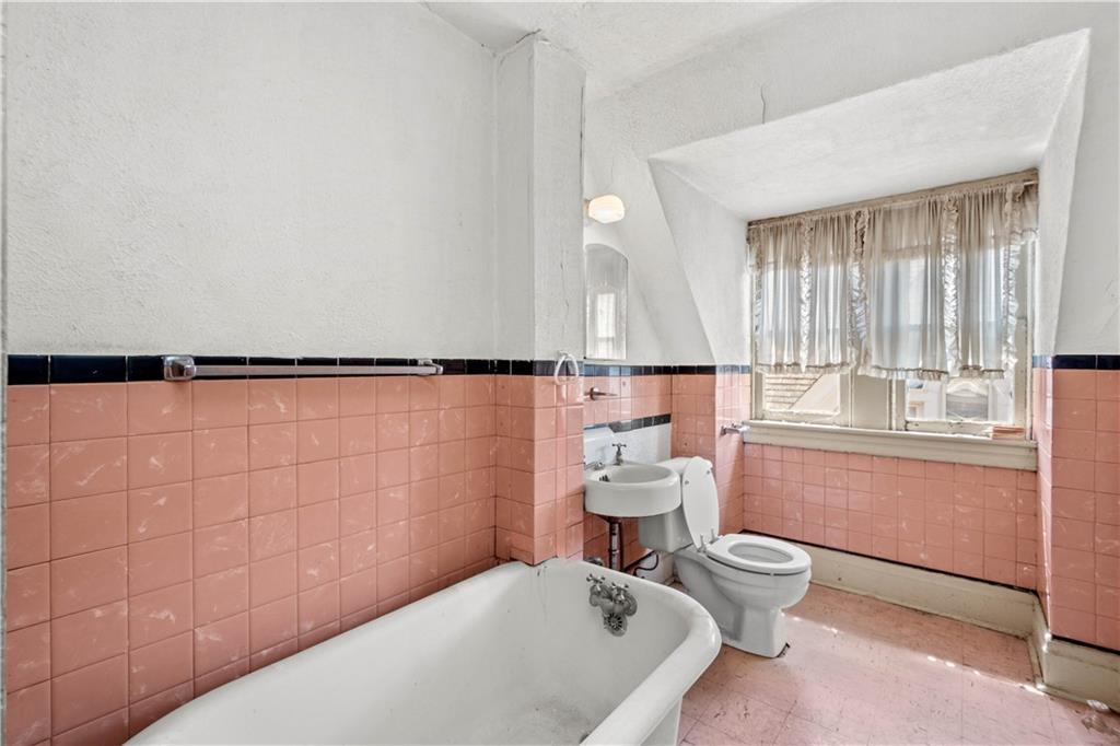 2250 Brownsville Road Pittsburgh, PA 15210 - Photo 22 of 25 Gallery Image 22