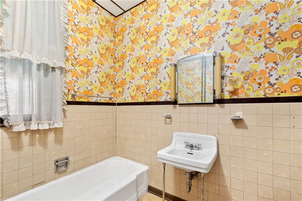 2250 Brownsville Road Pittsburgh, PA 15210 - Photo 9 of 25 Gallery Image 9