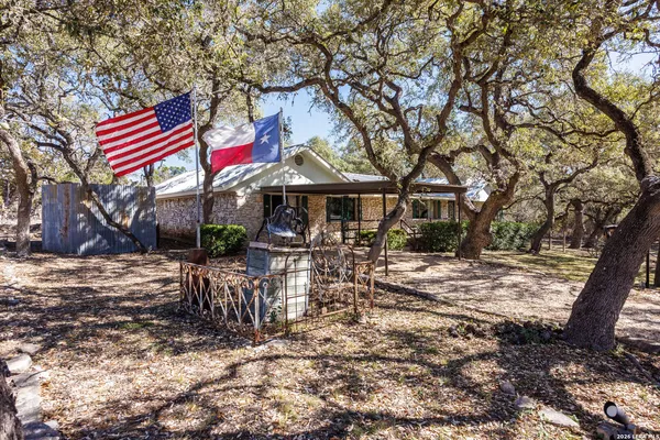 $2,950 | 118 Buffalo Spring Road, New Braunfels, TX 78132