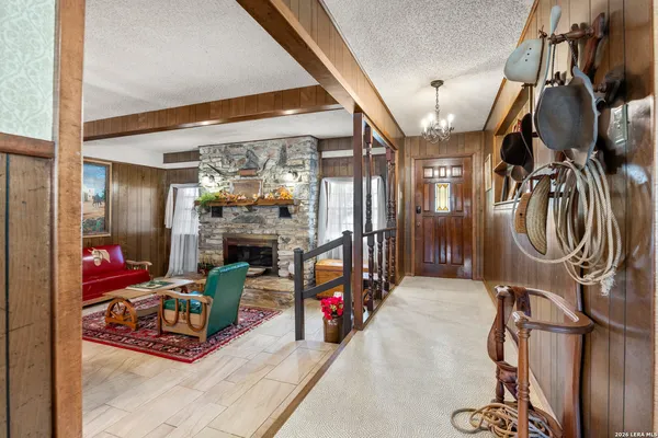 $2,950 | 118 Buffalo Spring Road, New Braunfels, TX 78132