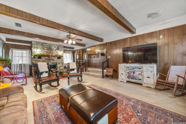 $2,950 | 118 Buffalo Spring Road, New Braunfels, TX 78132