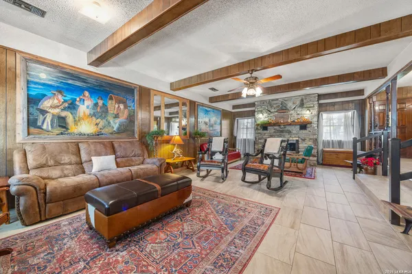 $2,950 | 118 Buffalo Spring Road, New Braunfels, TX 78132