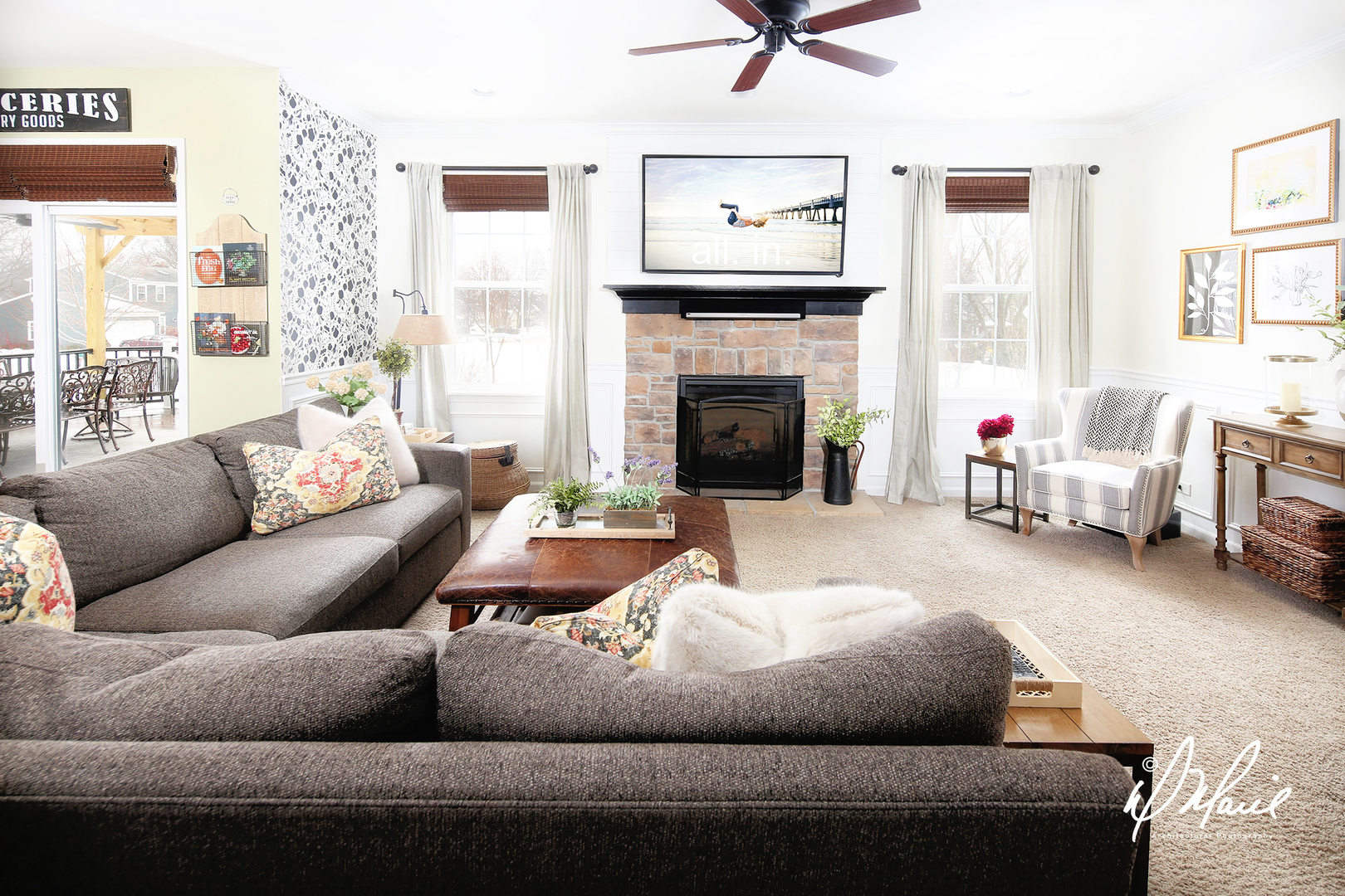 702 Amber Ridge Avenue Glen Ellyn, IL 60137 - Photo 5 of 26 a living room with furniture and a fireplace