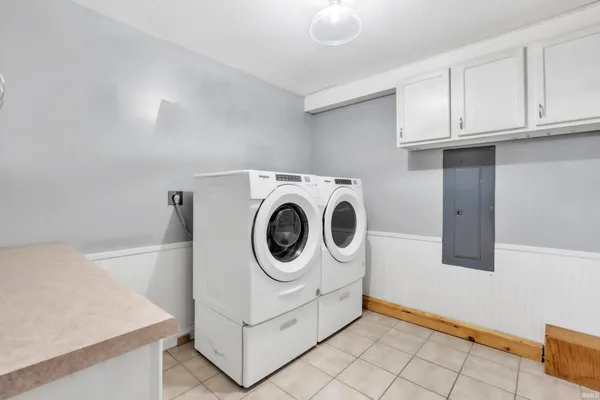 $288,900 | 885 West 590 South, Wolcottville, IN 46795