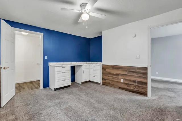 $299,999 | 885 West 590 South, Wolcottville, IN 46795