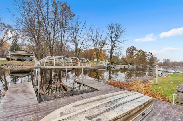 $299,999 | 885 West 590 South, Wolcottville, IN 46795