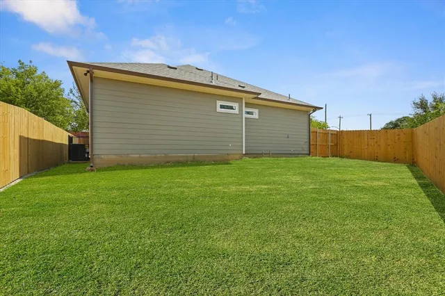$330,000 | 3105 North Pecan Street, Fort Worth, TX 76106
