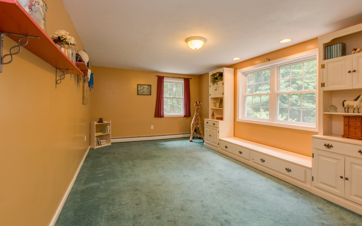 27 Seavey Road Windham, NH 03087 - Photo 25 of 39