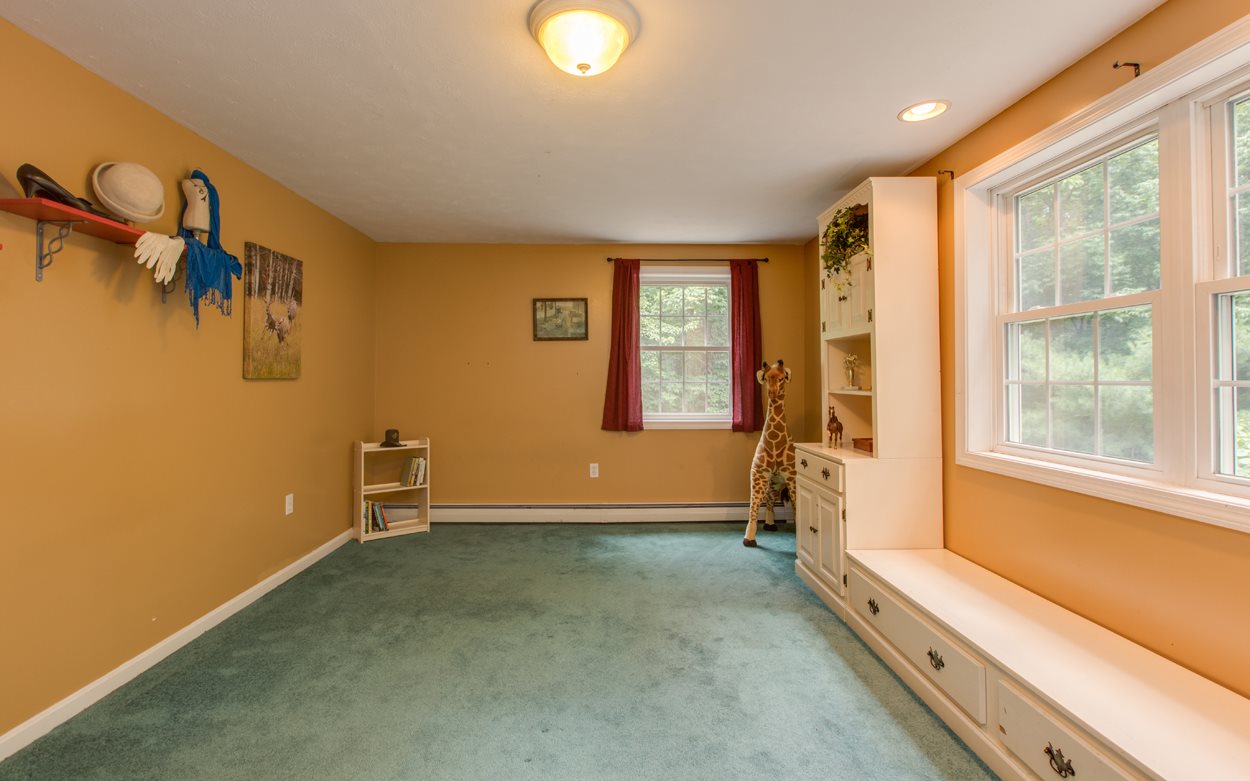 27 Seavey Road Windham, NH 03087 - Photo 26 of 39