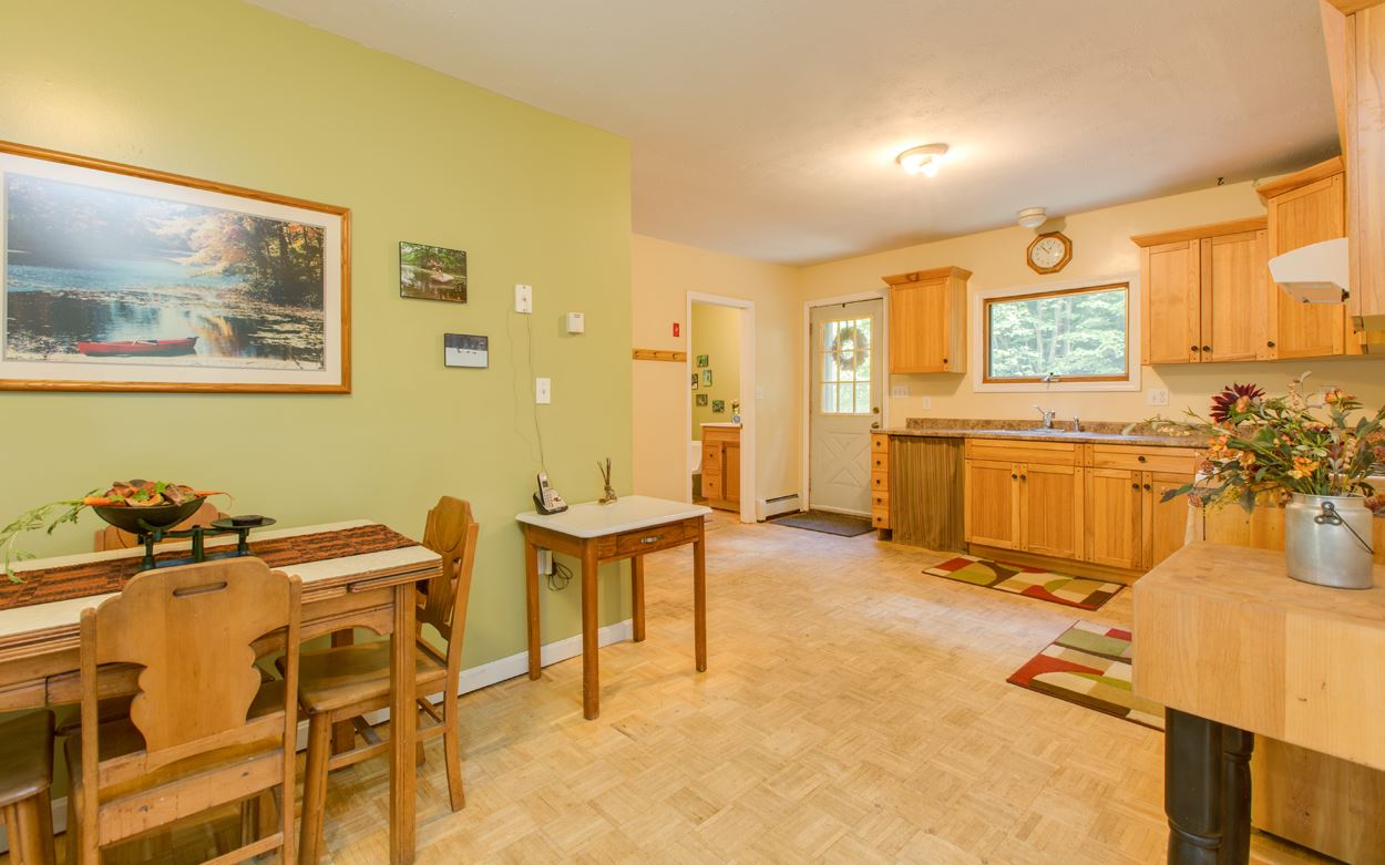 27 Seavey Road Windham, NH 03087 - Photo 6 of 39