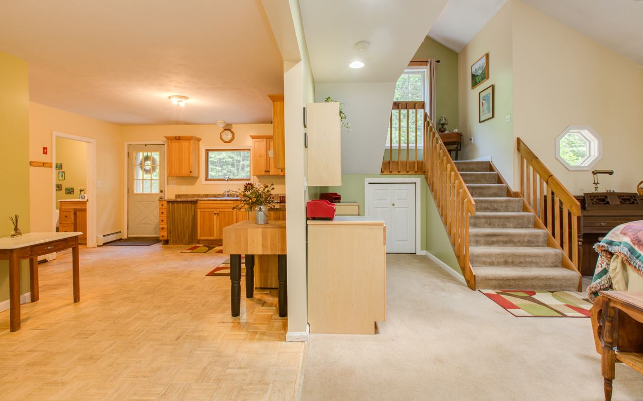 27 Seavey Road Windham, NH 03087 - Photo 10 of 39
