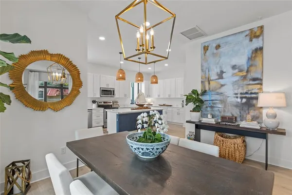 $5,950 | 218 Park Lake Street, Unit 8, Orlando, FL 32803